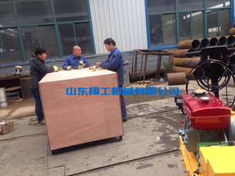 山東翔工機械小型壓路機發(fā)貨現(xiàn)場忙！