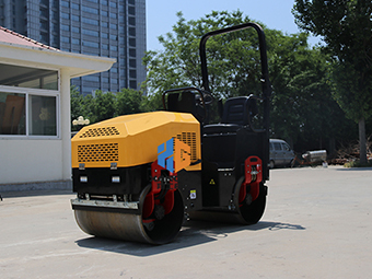小型壓路機(jī)都有哪些特點(diǎn)呢？