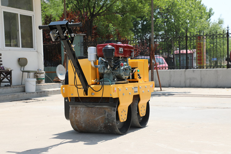 為什么小型壓路機(jī)會(huì)漏油？該如何解決？